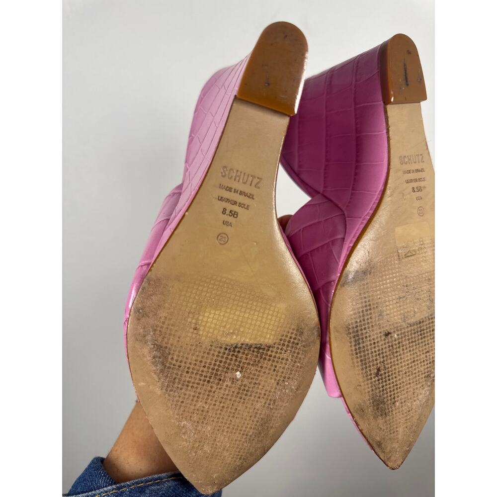 SCHUTZ Lucimara Croc Embossed Wedge Slide Sandals in Barbie Pink, 8.5 - Picture 4 of 7